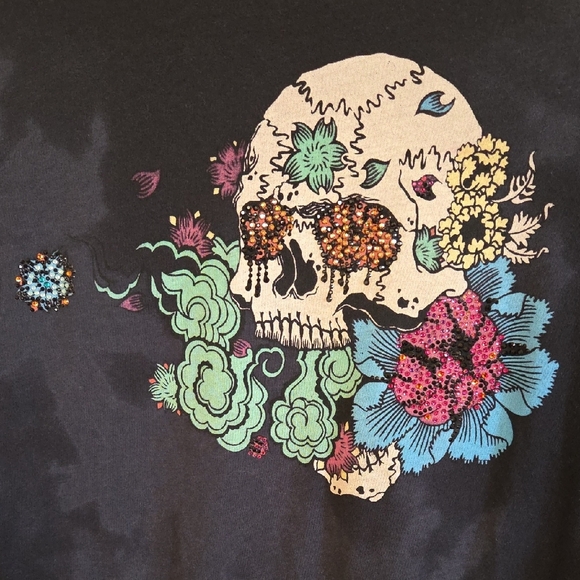 Rhinestone Skull Graphic Longsleeve Tshirt - Picture 5 of 6